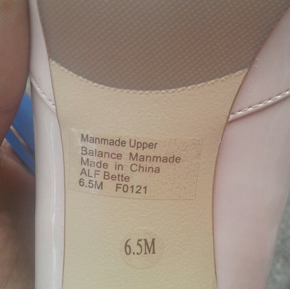 Shoes - Picture 4 of 4